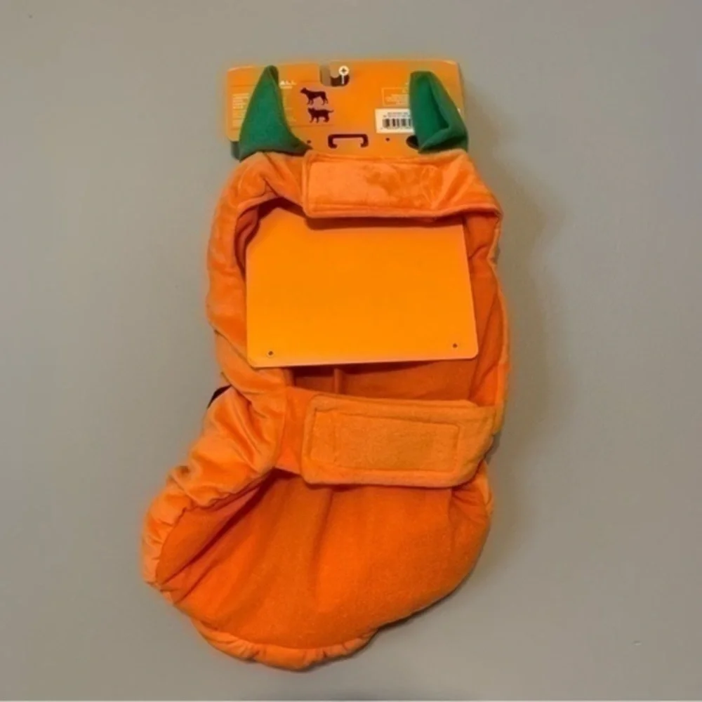 NWT. HYDE & EEK Pet Pumpkin Costume